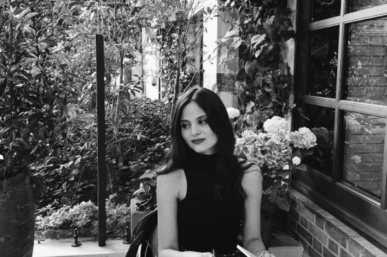 FASHION RADICALS: VANESSA ROSALES y sus mujeres vestidas