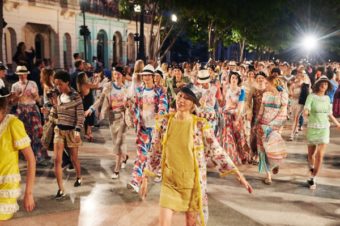 El desfile de Chanel, el reflejo impávido de una Cuba ausente en su fantasía